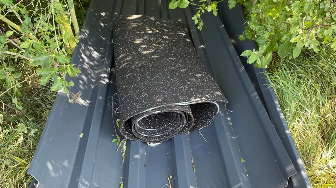 LPI-EF: Baumaterial auf Besitzersuche - Bild: presseportal.de