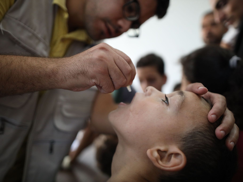 Im umkämpften Gazastreifen hat die zweite Runde der Polio-Impfungen begonnen. - Foto: Marwan Dawood/XinHua/dpa