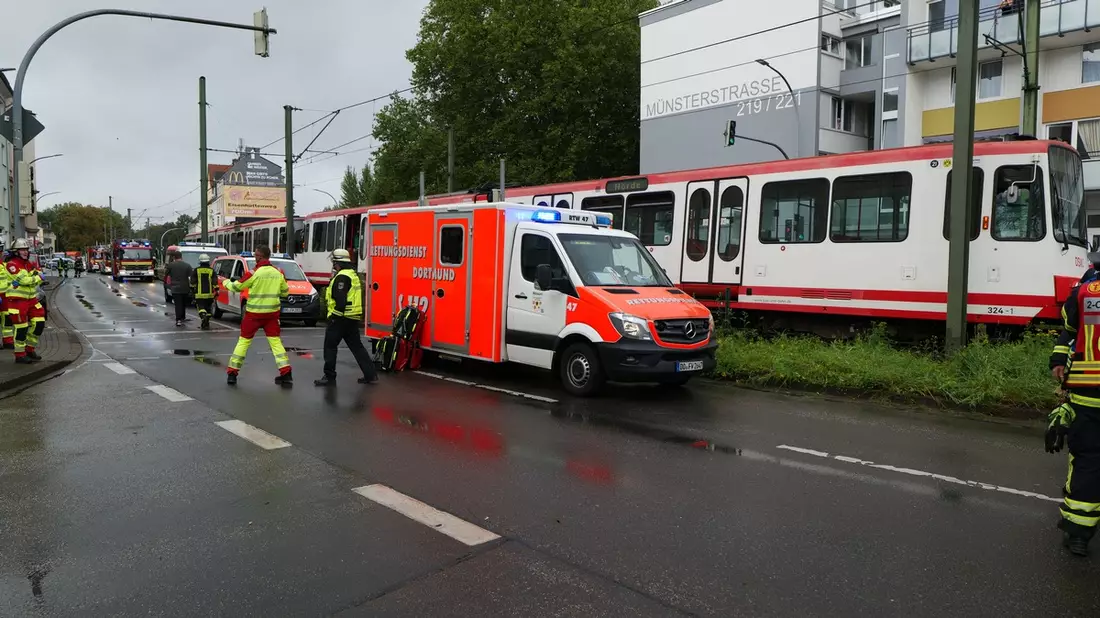 FW-DO: Tragischer Verkehrsunfall - Kind gerät unter Straßenbahn - Bild: presseportal.de