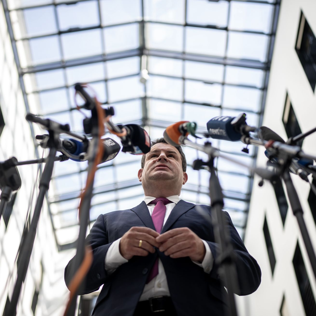 «Keine Willkür» - Heil verteidigt Nullrunde - Foto: Michael Kappeler/dpa