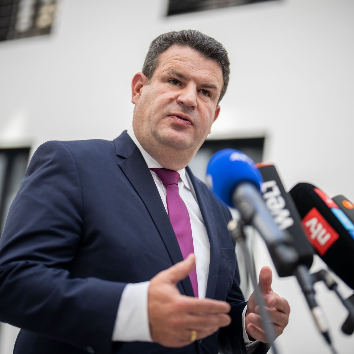 Inflation gesunken: Hubertus Heil erklärt Nullrunde - Foto: Michael Kappeler/dpa