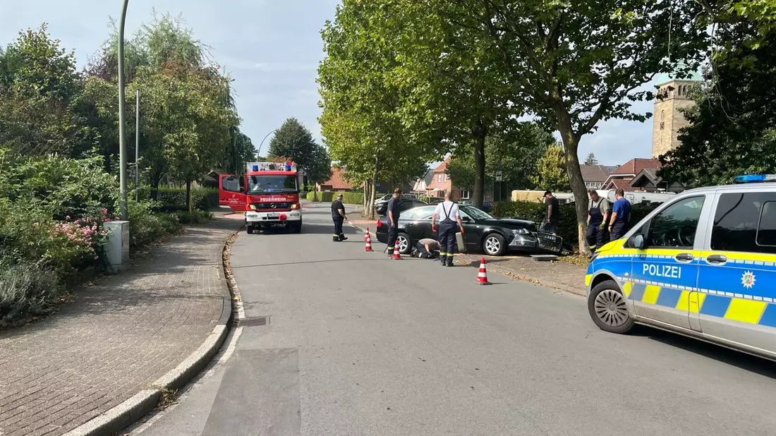POL-COE: Rosendahl, Osterwick, Droste-Hülshoff-Weg/Spektakulärer Unfall endet glimpflich - Bild: presseportal.de