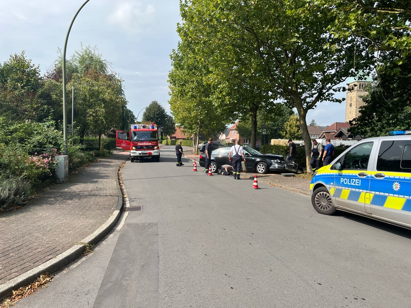 POL-COE: Rosendahl, Osterwick, Droste-Hülshoff-Weg/Spektakulärer Unfall endet glimpflich - Foto: presseportal.de