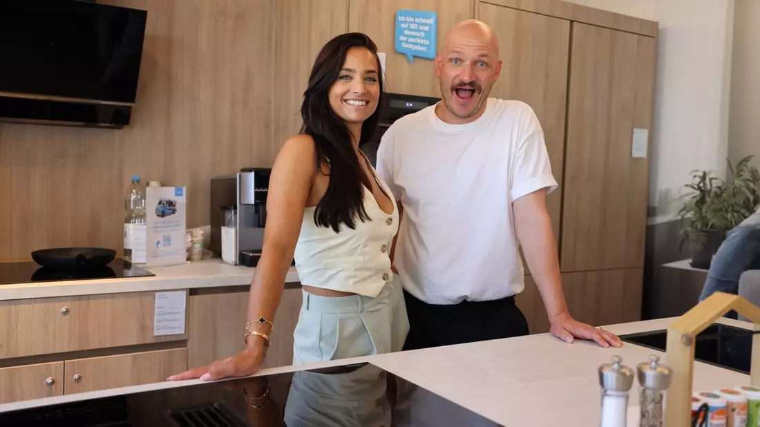 Startschuss der Midea Truck Roadshow: Midea feierte große Housewarming Party mit Star-Gast Amira Aly - und die schwärmt von gleich zwei neuen Mitbewohnern - Bild: presseportal.de
