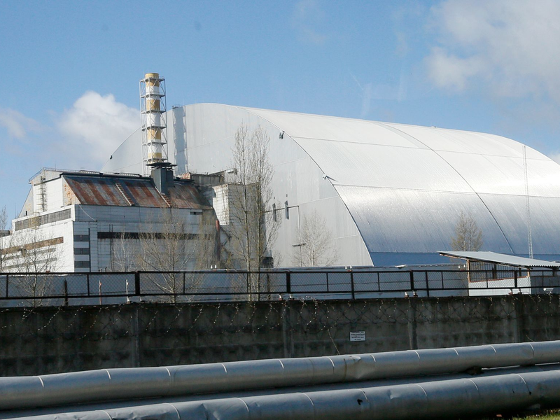 Der Schutzschild um das AKW Tschernobyl soll in der Nacht von einer russischen Drohne getroffen worden sein (Archivbild) - Foto: Efrem Lukatsky/AP/dpa