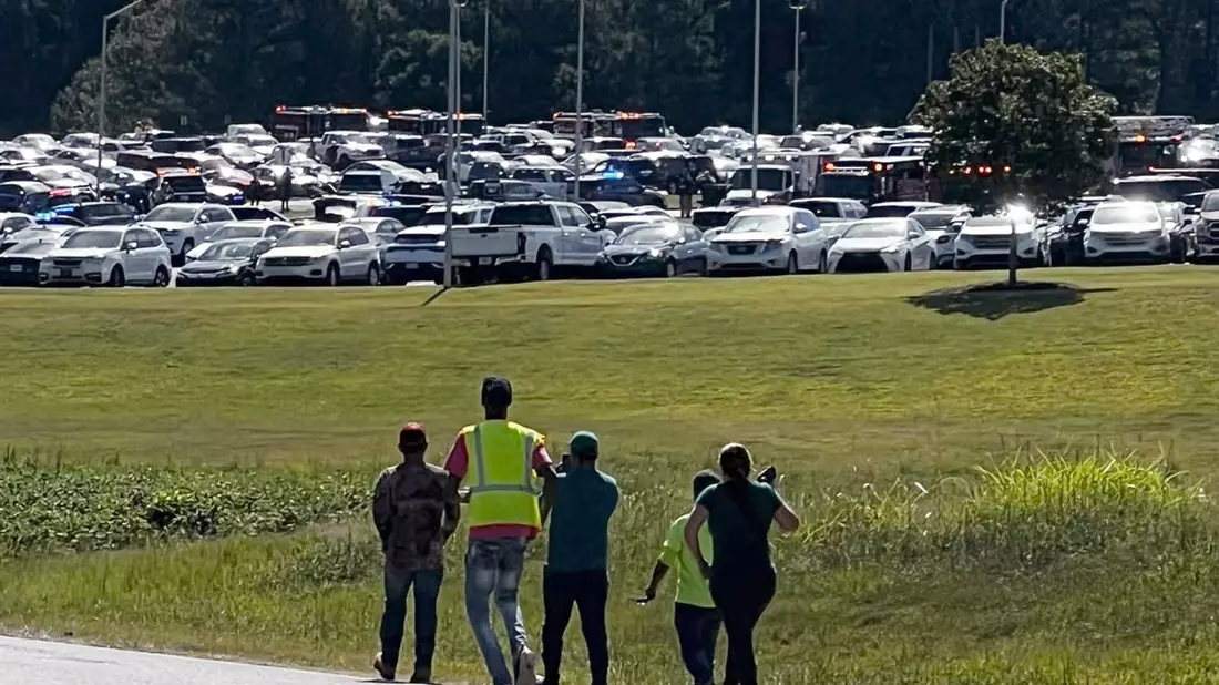 An einer Schule im US-Bundesstaat Georgia sind Schüsse gefallen. - Bild: Erin Clark/AP/dpa