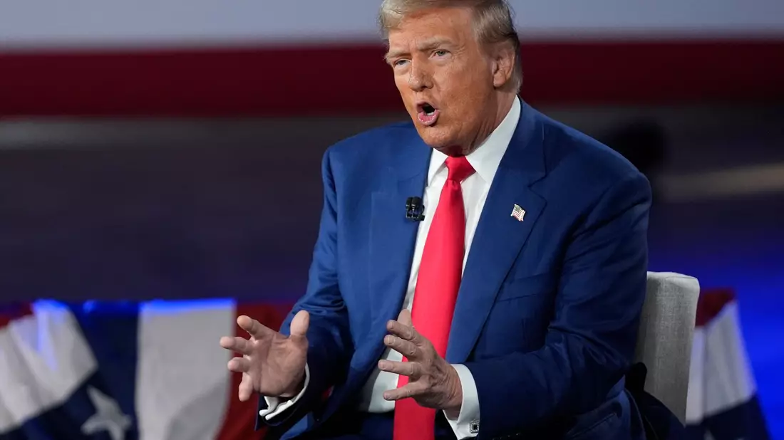 Die Townhall auf Fox News ist für Trump ein Heimspiel. - Bild: Evan Vucci/AP