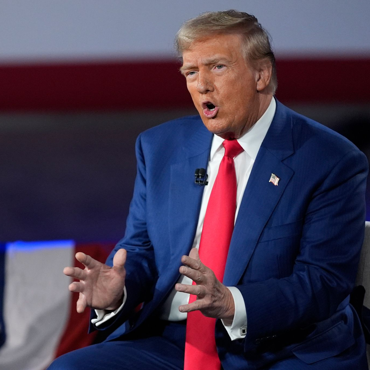 Die Townhall auf Fox News ist für Trump ein Heimspiel. - Foto: Evan Vucci/AP