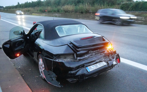 POL-ROW: ++ Starkregen auf der Autobahn A1 - Vier Unfälle durch Aquaplaning ++ Unfall am Busbahnhof - 13-jährige Radfahrerin verletzt ++ 63-jährige Radfahrerin von Auto angefahren ++ - Foto: presseportal.de