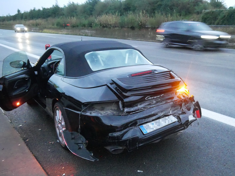 POL-ROW: ++ Starkregen auf der Autobahn A1 - Vier Unfälle durch Aquaplaning ++ Unfall am Busbahnhof - 13-jährige Radfahrerin verletzt ++ 63-jährige Radfahrerin von Auto angefahren ++ - Foto: presseportal.de
