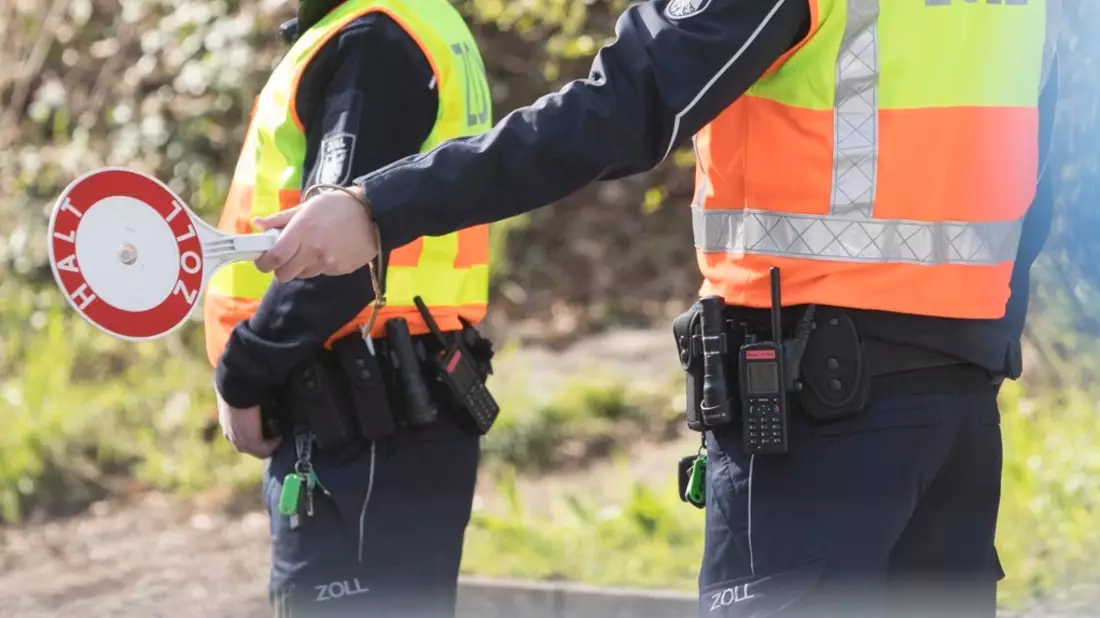 HZA-LÖ: Zoll findet in Unterhose versteckte Drogen - Bild: presseportal.de
