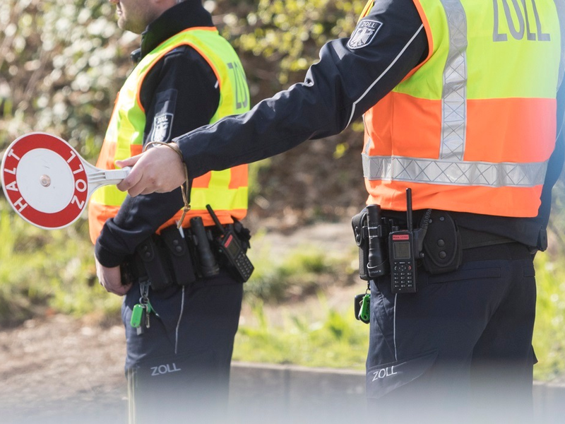 HZA-LÖ: Zoll findet in Unterhose versteckte Drogen - Foto: presseportal.de