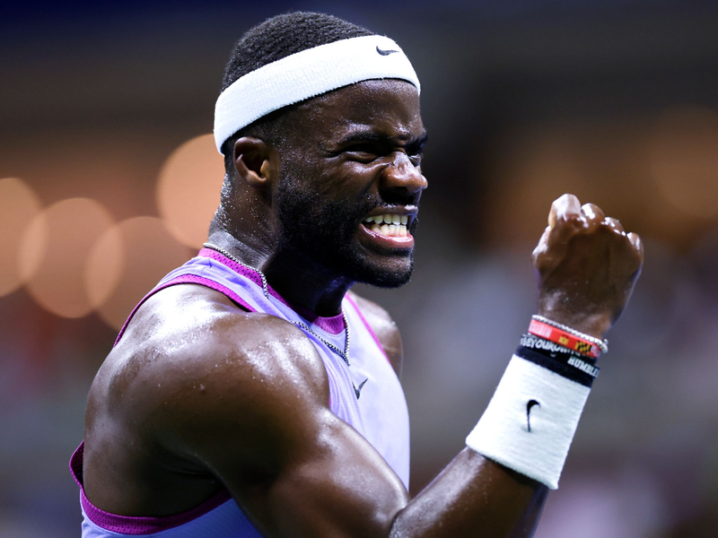 Frances Tiafoe wird vom Publikum für seine spektakuläre Spielweise geliebt. - Foto: Adam Hunger/AP/dpa