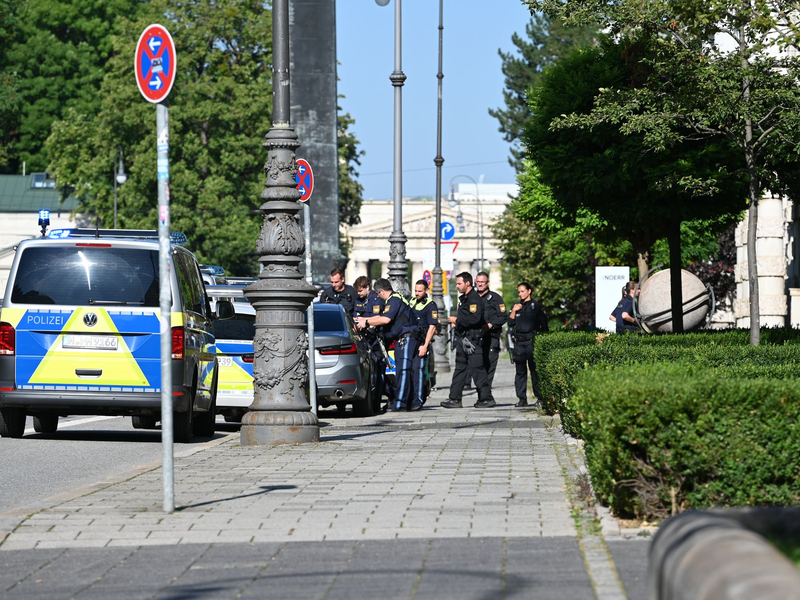 Polizeieinsatz nach der Schießerei in München - Foto: Simon Sachseder/dpa