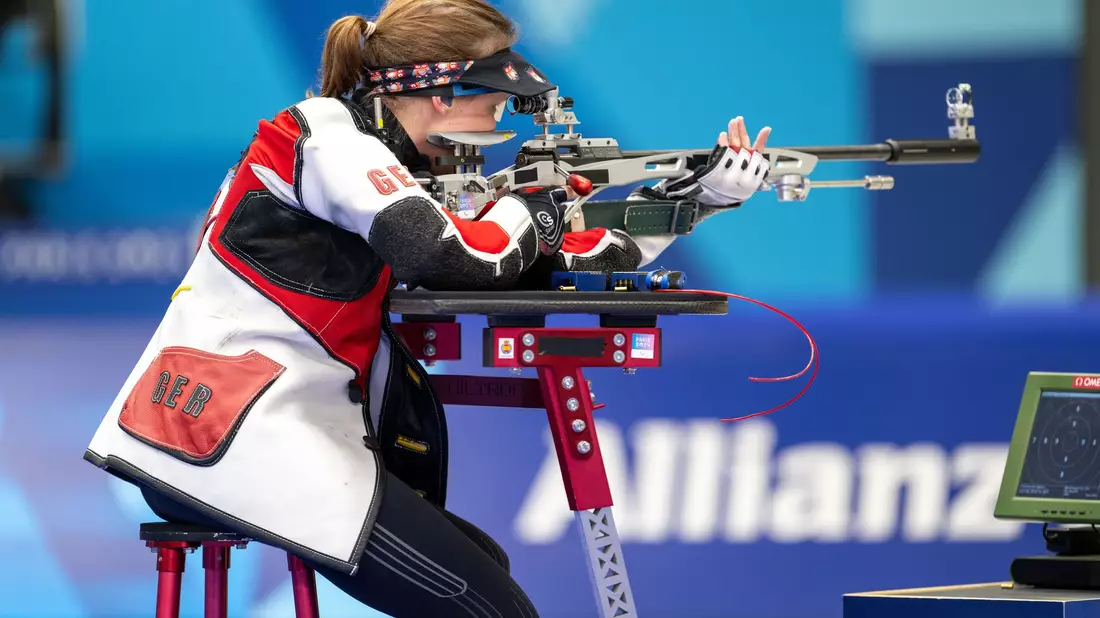 Zweites Gold für Schützin Natascha Hiltrop mit dem Kleinkalibergewehr. - Bild: Oliver Kremer/BEAUTIFUL SPORTS/dpa