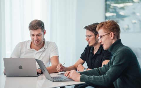 Neue Azubis kommen: Diese Themen müssen bei der Einarbeitung geklärt werden - Foto: presseportal.de