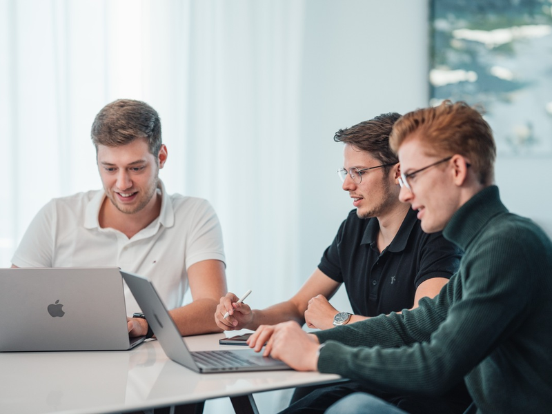 Neue Azubis kommen: Diese Themen müssen bei der Einarbeitung geklärt werden - Foto: presseportal.de