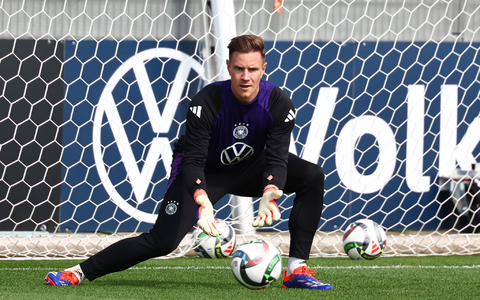 Marc-André ter Stegen beim Training in Herzogenaurach. - Foto: Daniel Karmann/dpa