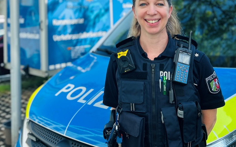 POL-SU: Neu im Polizeibezirksdienst Siegburg: Polizeioberkommissarin Claudia Müller - Foto: presseportal.de POL-SU: Neu im Polizeibezirksdienst Siegburg: Polizeioberkommissarin Claudia Müller - Foto: presseportal.de
