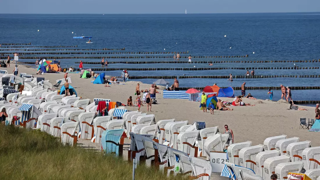 Ferien an der see. - Bild: Bernd Wüstneck/dpa