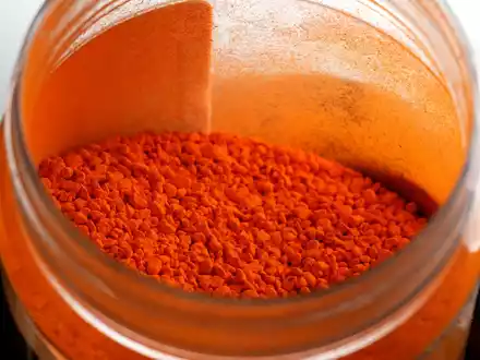 Tartrazin ist ein häufig verwendeter und frei erhältlicher Lebensmittelfarbstoff. - Foto: Matthew Christiansen/U.S. National Science Foundation/dpa