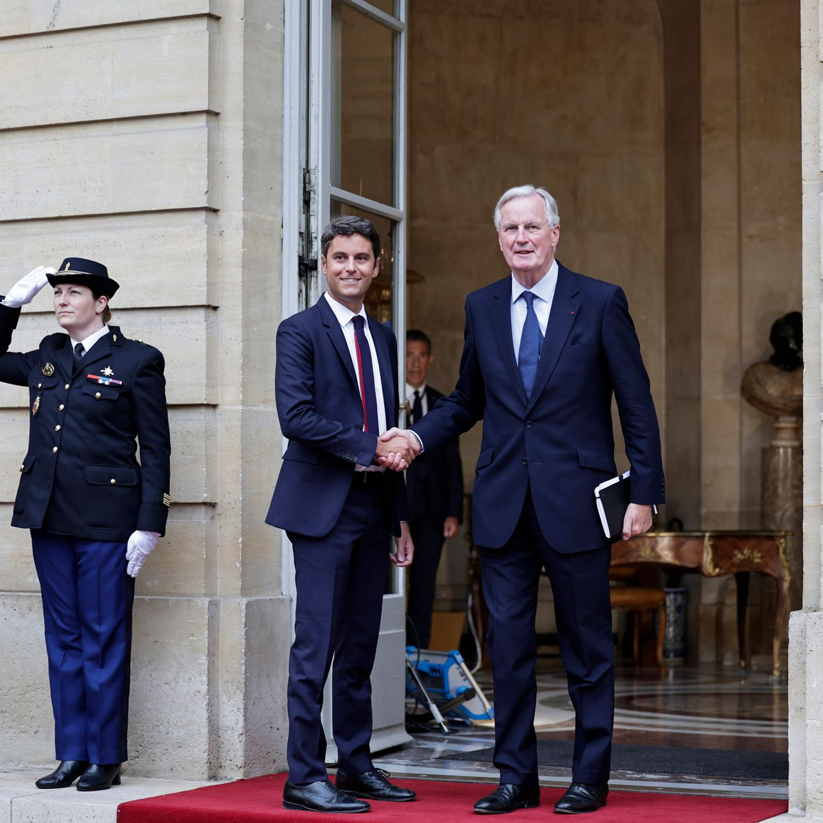 Frankreichs neuer Premier Barnier ist der älteste Regierungschef seit Jahrzehnten, allerdings bringt er auch enorme Erfahrung mit. - Foto: Stephane de Sakutin/Pool AFP/AP/dpa