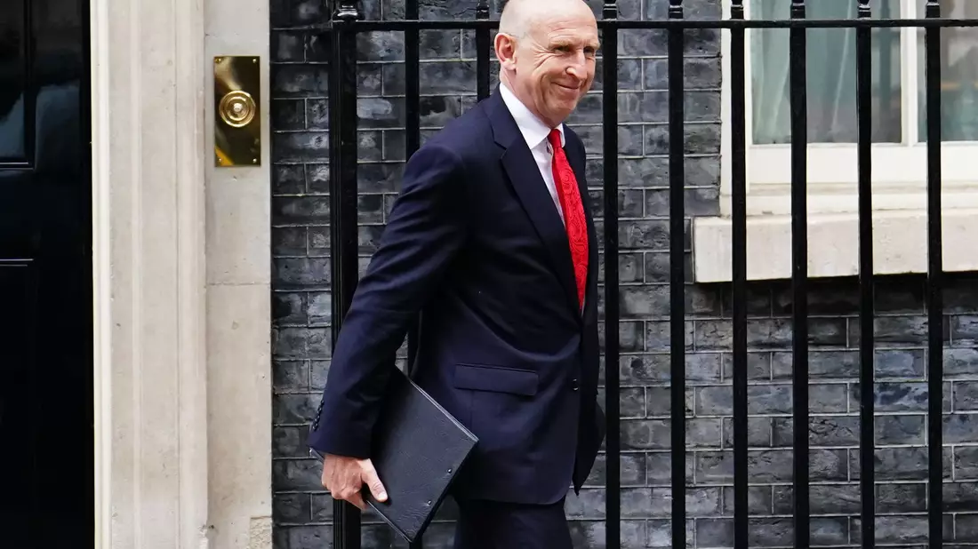 In der Downing Street gibt es schon tierische Bewohner, darunter Kater Larry. - Bild: Jordan Pettitt/PA Wire/dpa