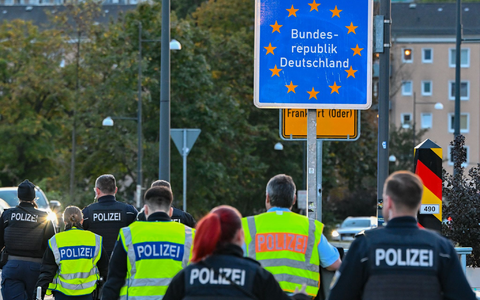 Auch unter Experten umstritten: Zurückweisungen von Migranten an deutschen Grenzen (Archivbild). - Foto: Patrick Pleul/dpa