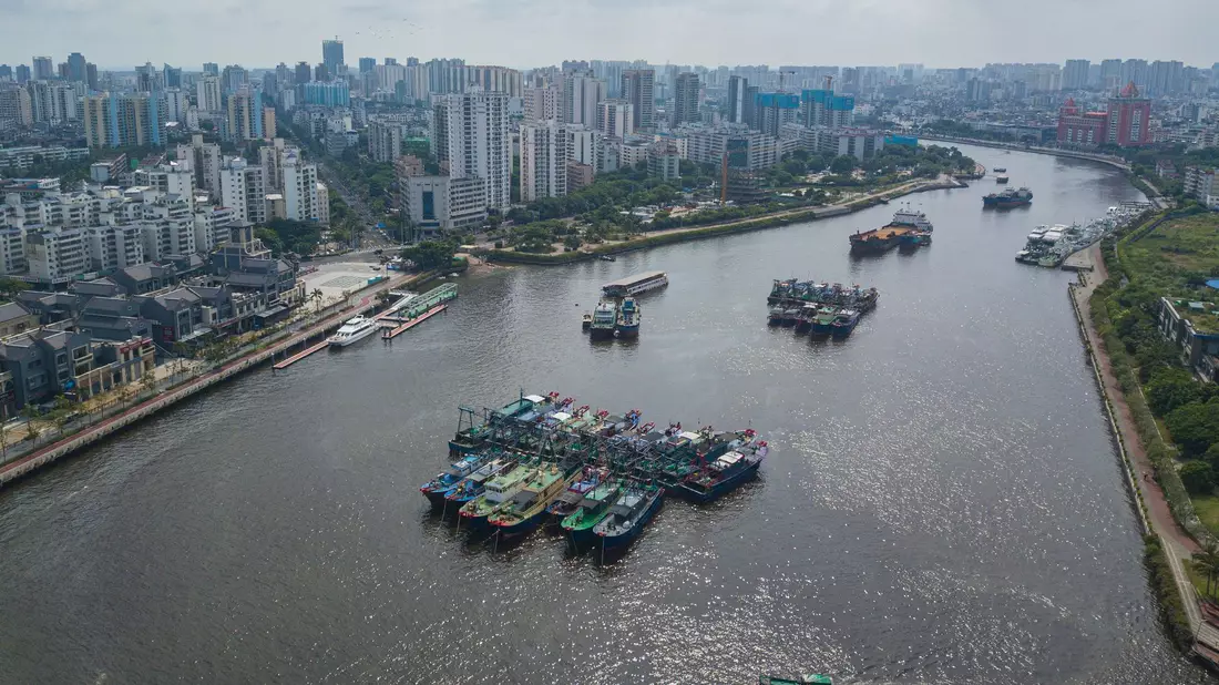 Der Taifun «Yagi» erreichte mit Wucht die chinesische Tropeninsel Hainan. - Bild: Pu Xiaoxu/Xinhua/AP/dpa