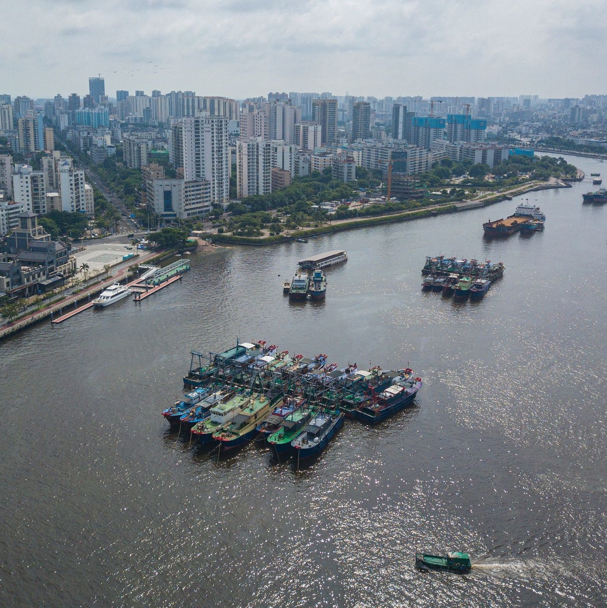 Die südchinesische Tropeninsel Hainan bereitet sich auf die Ankunft von «Yagi» vor.  - Foto: Pu Xiaoxu/Xinhua/AP/dpa