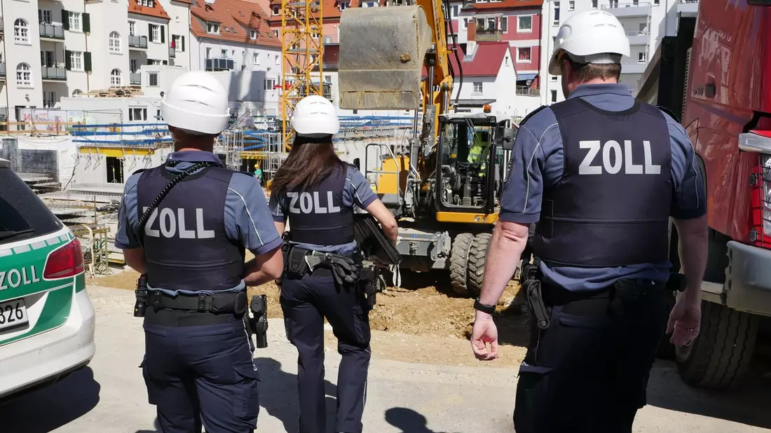 HZA-UL: Misslungener Versteckversuch: Zoll findet illegale Arbeitnehmer - Bild: presseportal.de