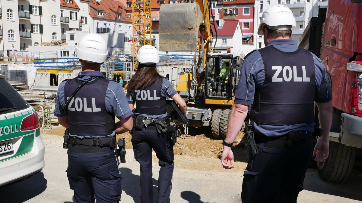 HZA-UL: Misslungener Versteckversuch: Zoll findet illegale Arbeitnehmer - Foto: presseportal.de