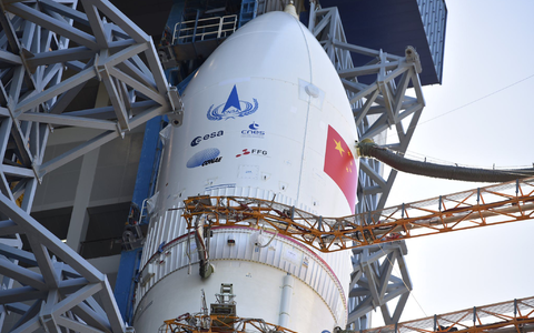 Zwei Trägerraketen vom Typ «Langer Marsch 5» will China nutzen, um zum Mars zu fliegen und von dort Gestein zurückzubringen. (Archivbild) - Foto: Unbekannt/CHINA NATIONAL SPACE ADMIN. CNSA via APA/dpa Zwei Trägerraketen vom Typ «Langer Marsch 5» will China nutzen, um zum Mars zu fliegen und von dort Gestein zurückzubringen. (Archivbild) - Foto: Unbekannt/CHINA NATIONAL SPACE ADMIN. CNSA via APA/dpa