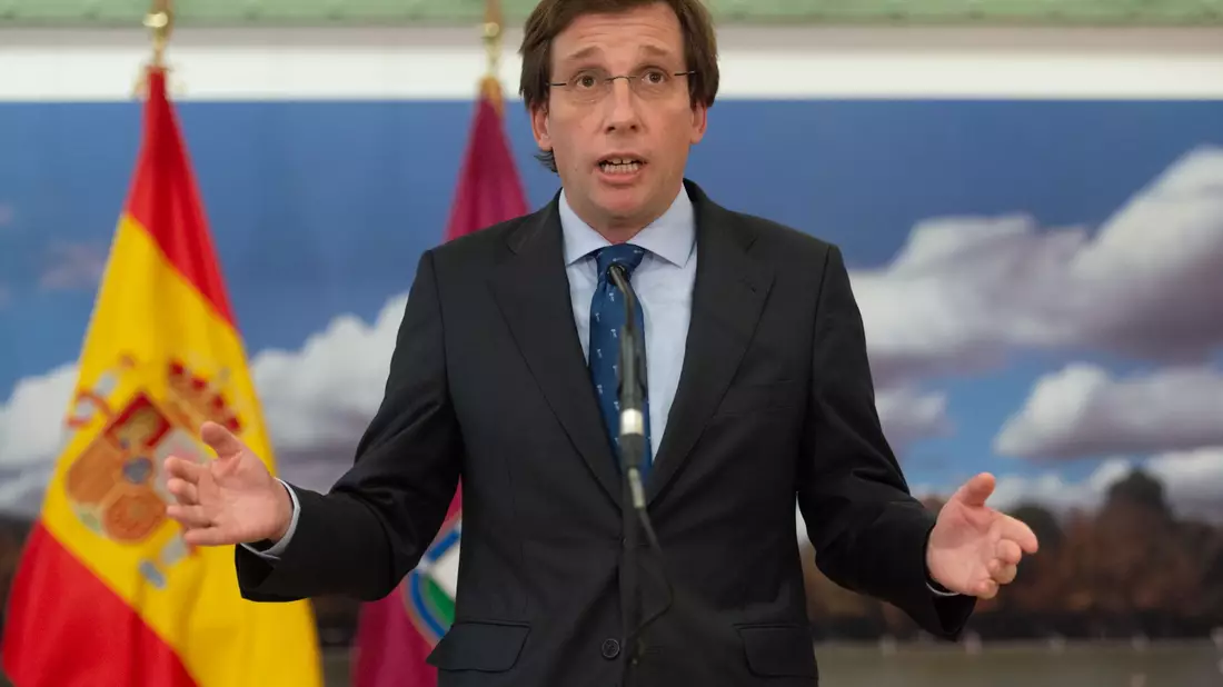 Madrids Bürgermeister José Luis Martínez-Almeida zieht die Scooter-Notbremse. (Archivbild) - Bild: Gustavo Valiente/EUROPA PRESS/dpa