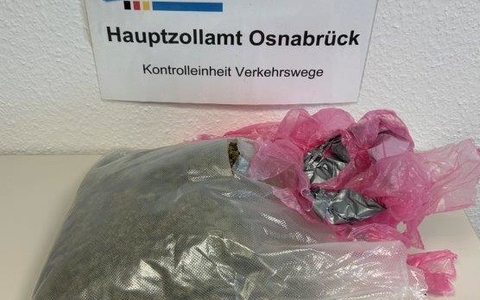 HZA-OS: Mit Gras im Gepäck auf Reisen; Osnabrücker Zoll stoppt Drogenschmuggler auf der A 30 - Foto: presseportal.de
