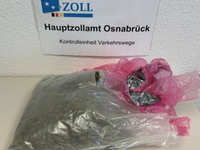 HZA-SB: Saarbrücker ZOLL stellt rund 682 Kilogramm Wasserpfeifentabak und 3,7 Liter unversteuerte Tabakwarensubstitute sicher; Steuerstrafverfahren gegen Betreiber einer Shisha-Bar eingeleitet - Foto: presseportal.de