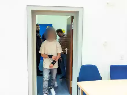 Im Prozess gegen einen 19-Jährigen aus Hohentengen ist das Urteil gefallen. (Archivbild) - Foto: Philipp von Ditfurth/dpa