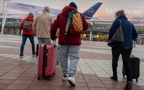 Studie: Viele Menschen mit Migrationshintergrund denken angesichts des AfD-Aufstiegs über Auswanderung aus Deutschland nach. (Archivbild) - Foto: Peter Kneffel/dpa Studie: Viele Menschen mit Migrationshintergrund denken angesichts des AfD-Aufstiegs über Auswanderung aus Deutschland nach. (Archivbild) - Foto: Peter Kneffel/dpa
