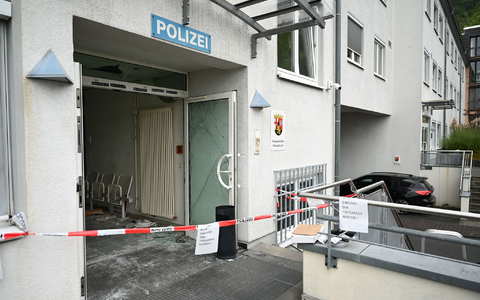 Der Verdächtige erschien nachts auf der Polizeiwache und soll wiederholt «Allahu Akbar» («Gott ist groß») gerufen und angekündigt haben, Polizisten töten zu wollen. - Foto: Alexander Franz/www.alexander-franz-fotografie.de/dpa