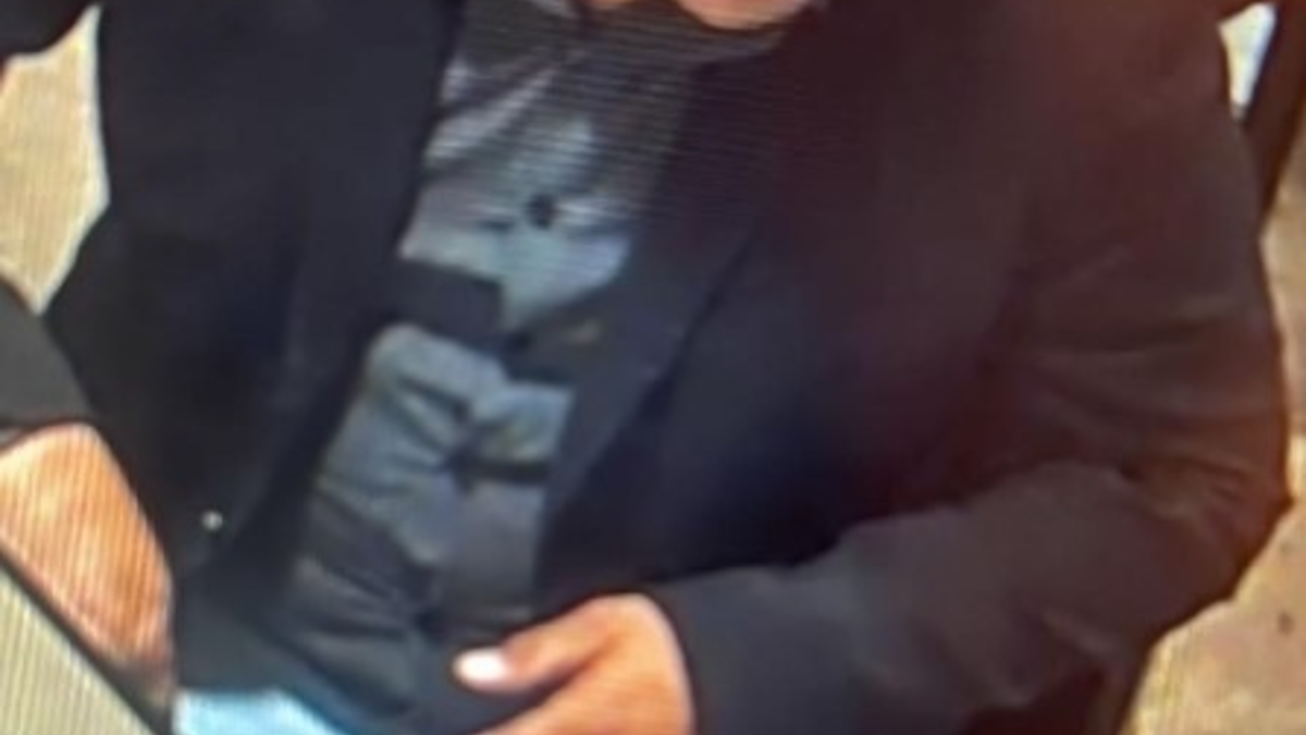 POL-HB: Nr.: 0554 --Polizei fahndet mit Fotos nach Schmuckdieb-- - Foto: presseportal.de