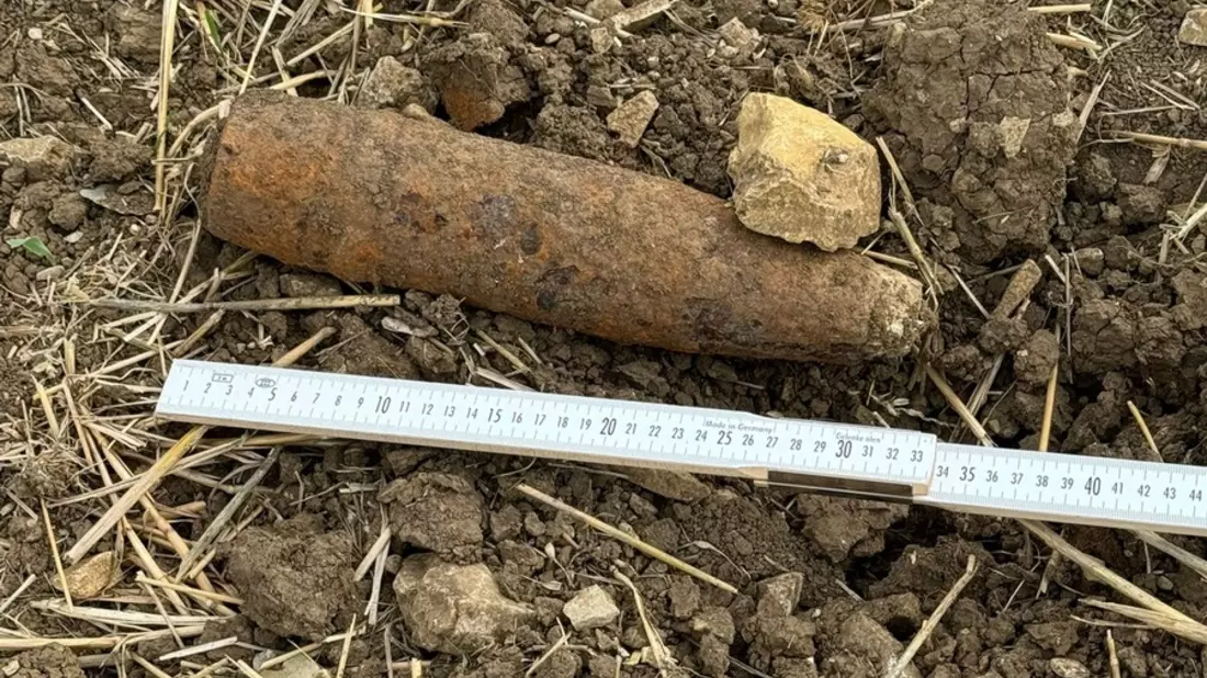 LPI-NDH: Fundmunition auf Ackerfläche festgestellt - Bild: presseportal.de