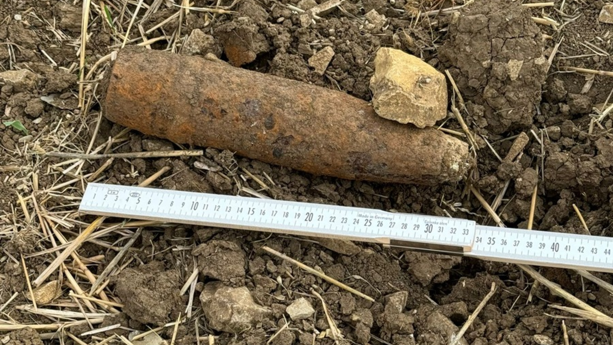 LPI-NDH: Fundmunition auf Ackerfläche festgestellt - Foto: presseportal.de