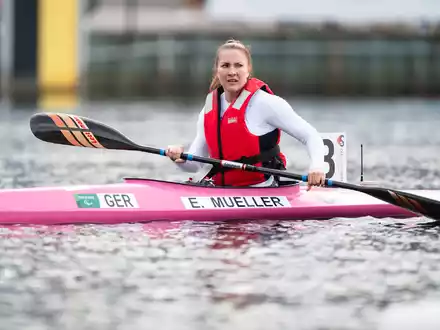 Edina Müller hat bei den Paralympics im Kajak über 200 Meter die Bronzemedaille gewonnen. - Foto: Marius Becker/dpa