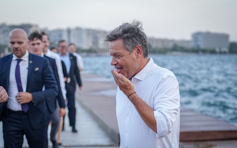 Alltagsleben an der Promenade. - Foto: Kay Nietfeld/dpa