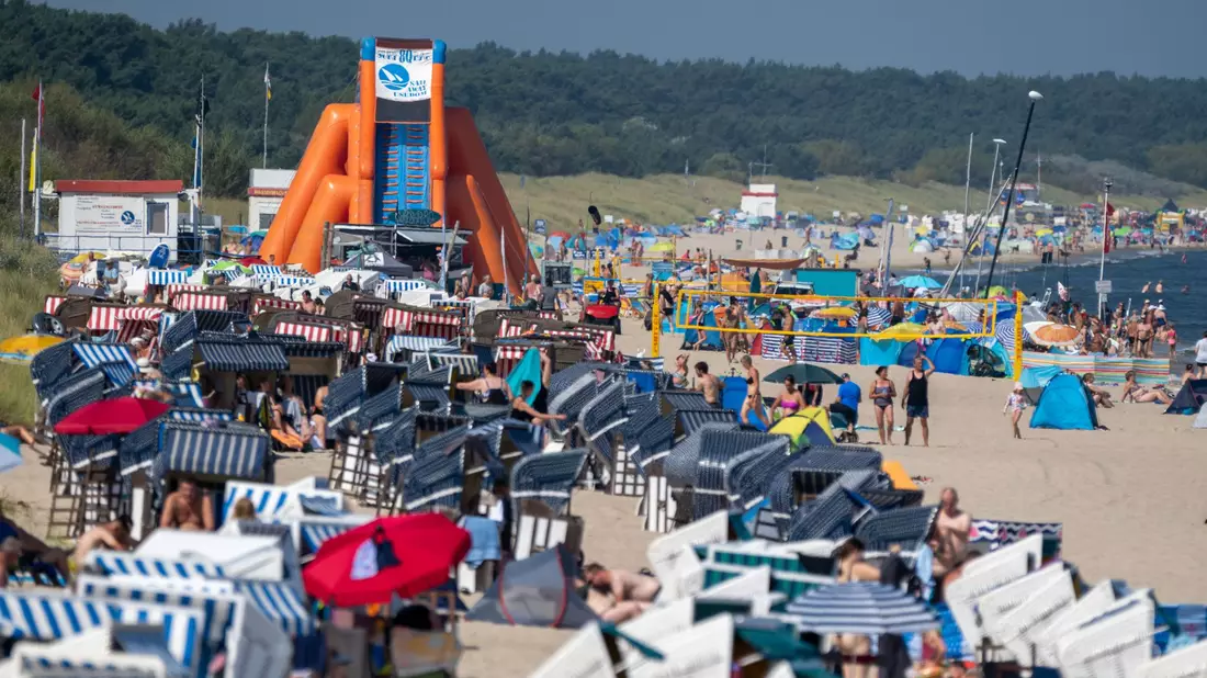 Erholung am Strand - Bild: Stefan Sauer/dpa