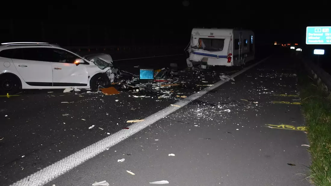 POL-OS: Bramsche/Wallenhorst: Zwei Unfälle im Stau auf A1 - Alkoholisierter Autofahrer flüchtet durch Rettungsgasse - Bild: presseportal.de