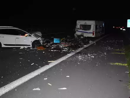 POL-OS: Bramsche/Wallenhorst: Zwei Unfälle im Stau auf A1 - Alkoholisierter Autofahrer flüchtet durch Rettungsgasse - Foto: presseportal.de
