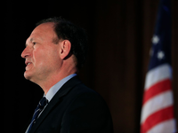 US-Supreme-Court-Richter Samuel Alito meldete in seinen Finanzunterlagen Konzertkarten im Wert von 900 Dollar als Geschenk von Gloria Fürstin von Thurn und Taxis. (Archivbild) - Foto: Jae C. Hong/AP/dpa