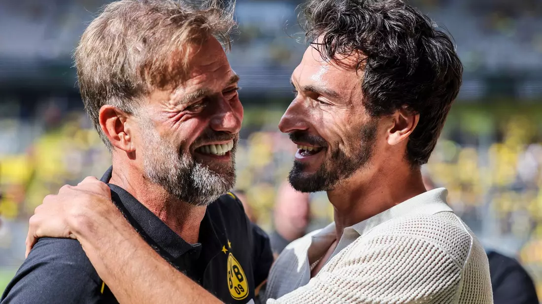 Jürgen Klopp und Mats Hummels kehrten kurzzeitig zum BVB zurück - Bild: Christoph Reichwein/dpa