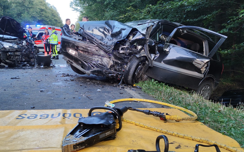 FW Celle: Schwerer Verkehrsunfall mit 8 betroffenen Personen - Foto: presseportal.de